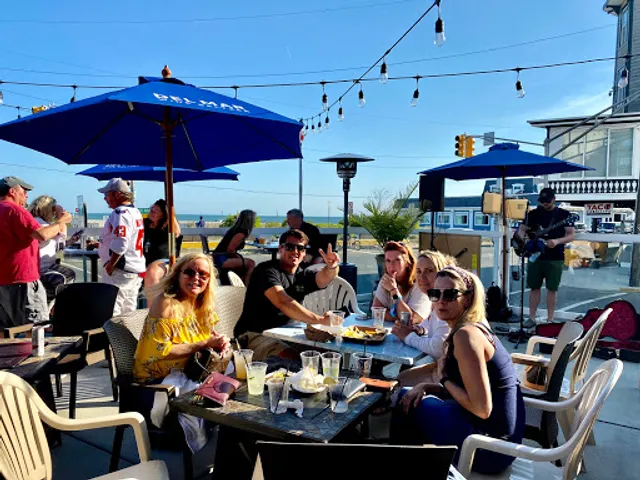 Barefoot Bar & Restaurant