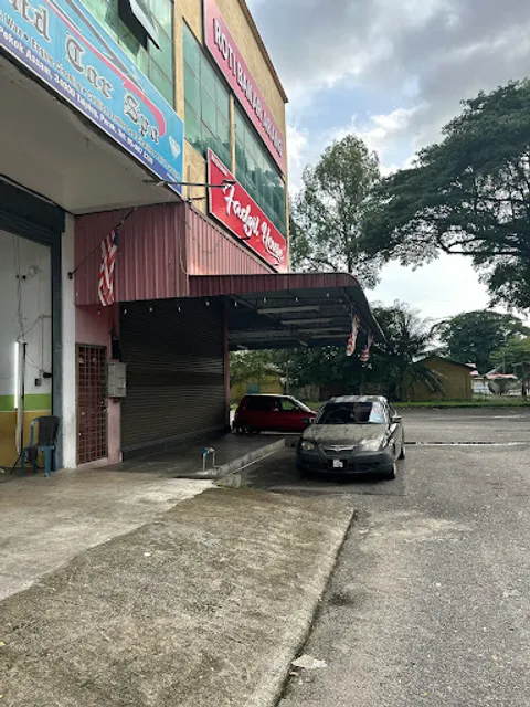 Roti Bakar Arang Fadzil House