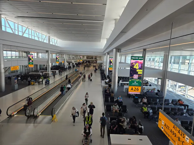 United Club Concourse A West