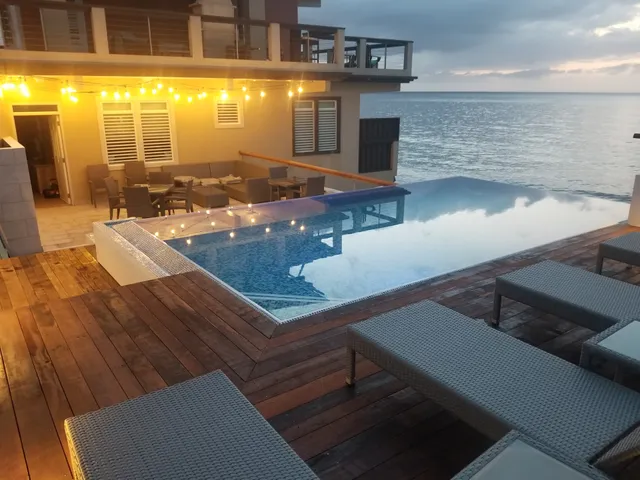Hola Paradise - Vacation Rental