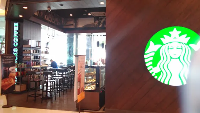 Starbucks Green Bay Baywalk