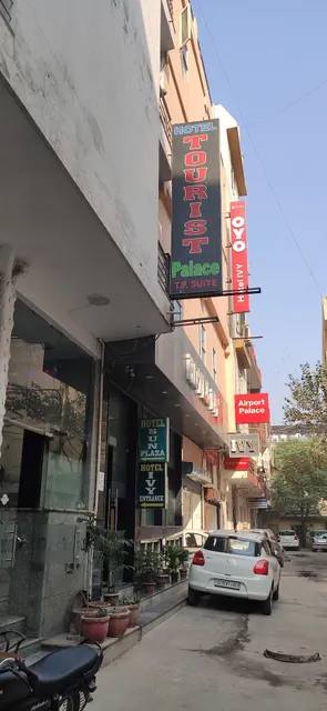 FabExpress TP Suites - Hotel in Mahipalpur, New Delhi