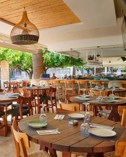 Selene Restaurant & Bar