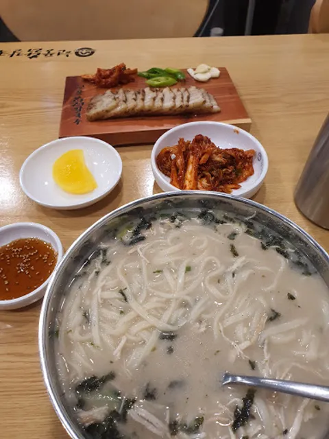 Hyunpung Dak Kalguksu Yeungnam Univ. hospital Branch