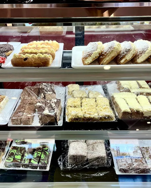 124 Deli, Restaurant & Bakery