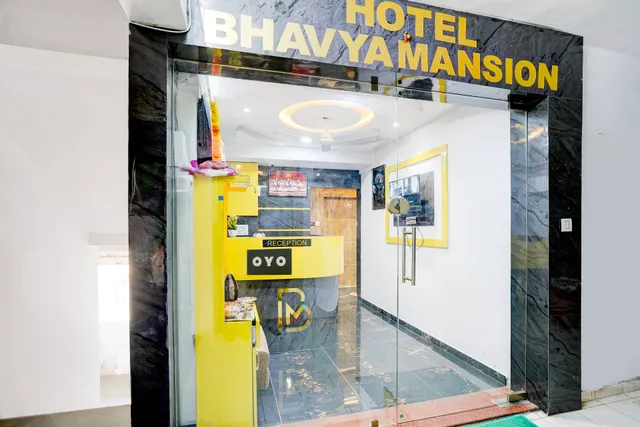 OYO Hotel Bhavya Mansion