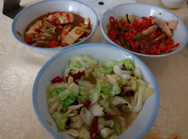 Hongse Hunan Cuisine Restaurant