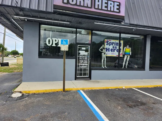 Risque Moments - Navy Blvd