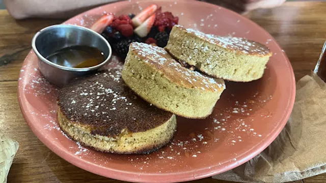 Ojo De Agua, Lobby 33