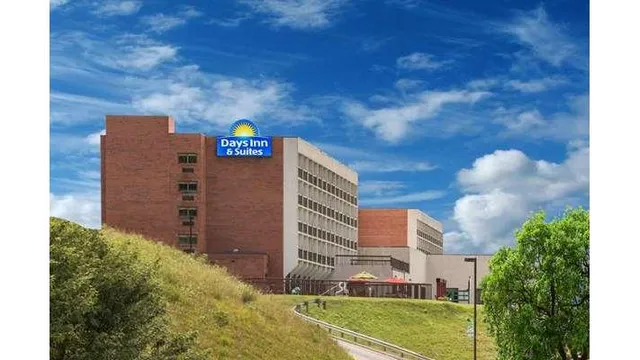 Days Inn & Suites by Wyndham Sutton Flatwoods