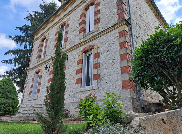 Au milieu coule la Garonne St Sixte