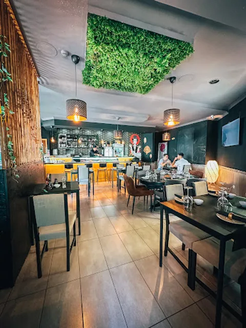 Sushi UMAI Japanese Experience(Estamos de Férias ate 29/12)