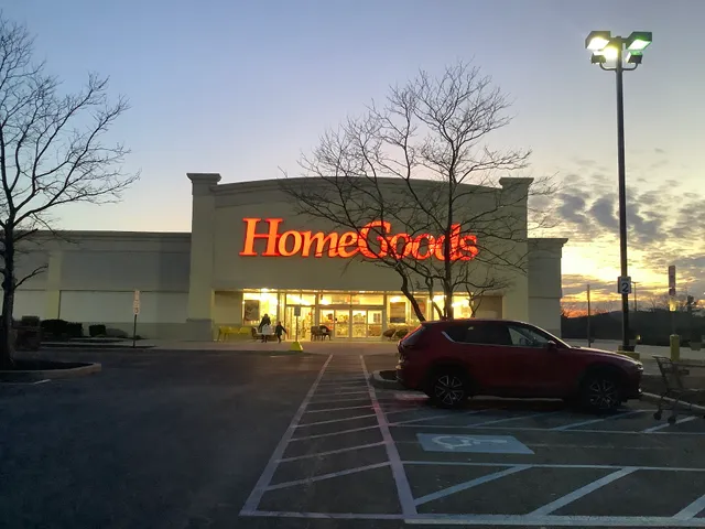 Marshalls & HomeGoods