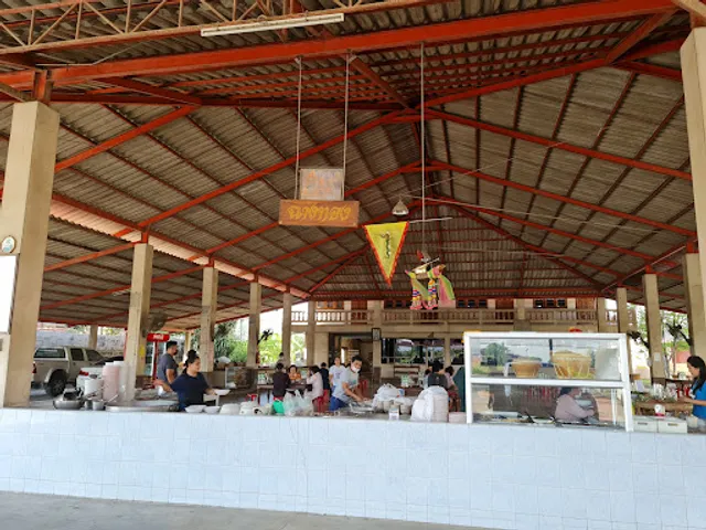 Chang Thong Tom Luad Moo Restaurant