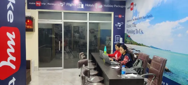 MakeMyTrip Store - Bistupur