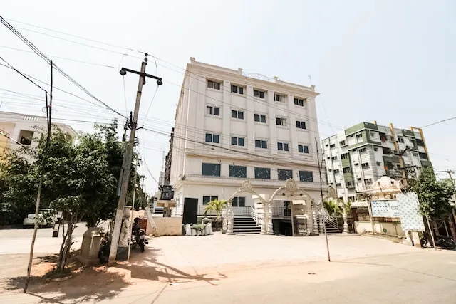 OYO 27986 Vaishnavi Function Hall