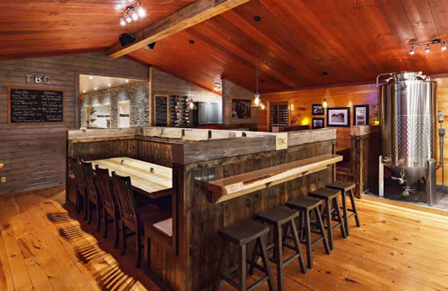 Tobermory Brewing Company & Grill