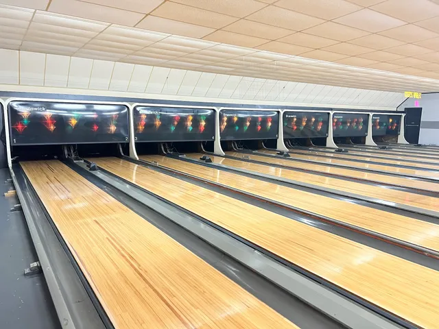 Hillcrest Lanes