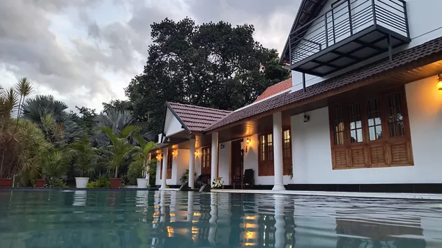 Salisbury Manor Heritage Pool Villa