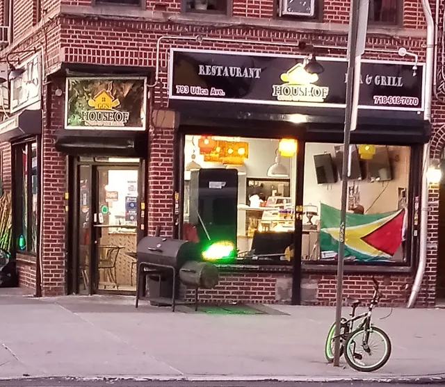 GG's House of Cook-Up Bar & Grill