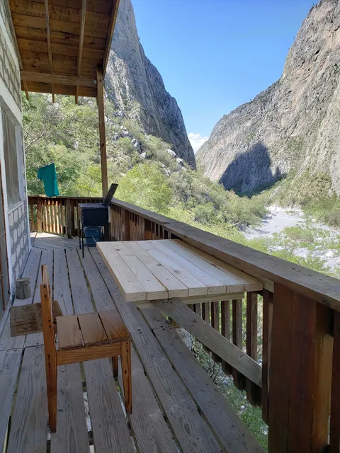Cabana en el potrero chico