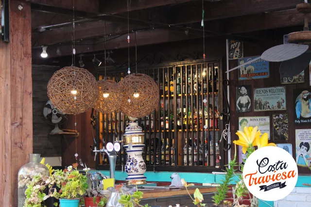 Costa Traviesa, Restobar