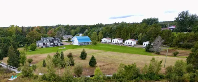 L'Ancrage Bed & Breakfast and Cottages