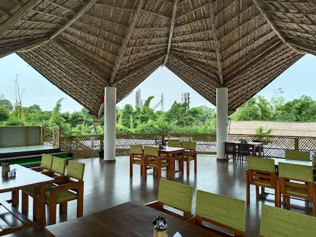 Baracco Alfresco. Bar. Banquets | Multi Cuisine Restaurant