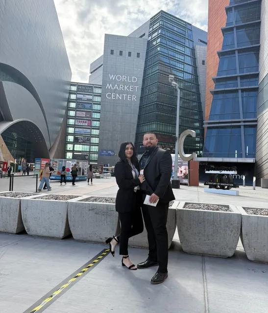 Ray’s Furniture Center