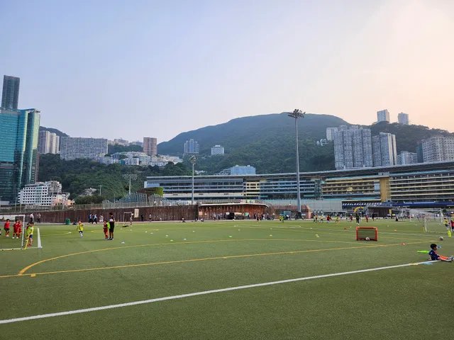 Wong Nai Chung Road Public Toilet
