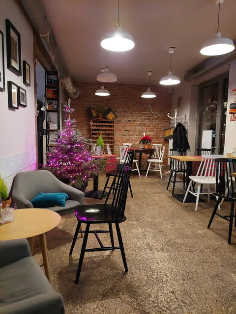 Kawiarnia Posiaduffka | Rembertów | Pyszna Kawa w Warszawie | Ciasta | Ogródek