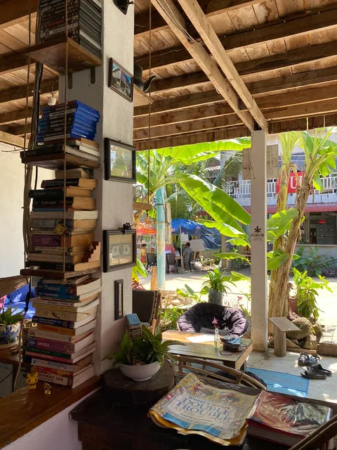 The Hornbill Hostel and Cafe