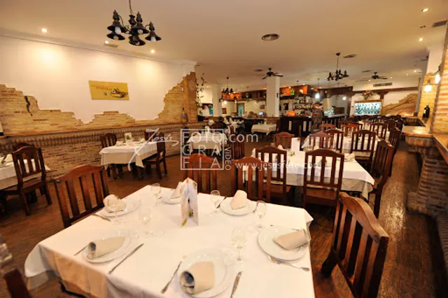 Ristorante Pizzeria Pavarotti Di Dino Parla