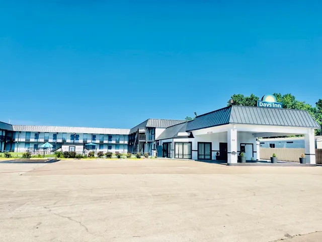 Days Inn by Wyndham Burleson Ft. Worth