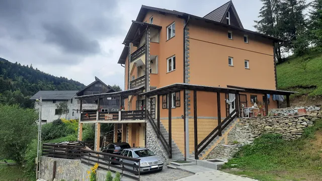 Pensiunea 3flori de Colț