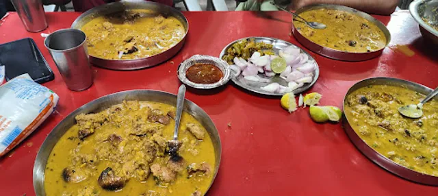 Radhey Radhey Pavitra Bhojnalaya