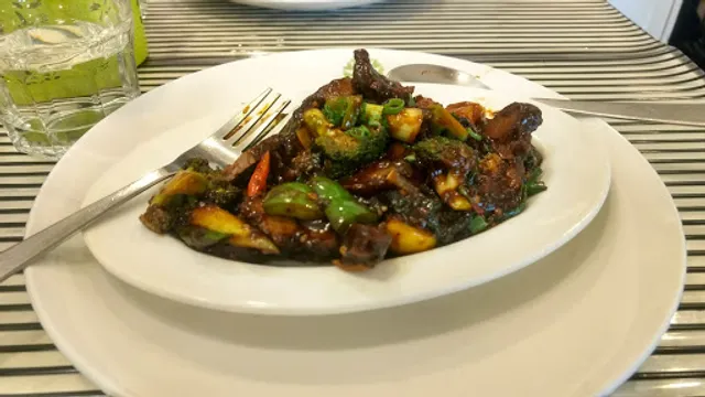 Spring Onion Bhandarkar Road, Deccan