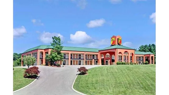 Super 8 by Wyndham Knoxville East