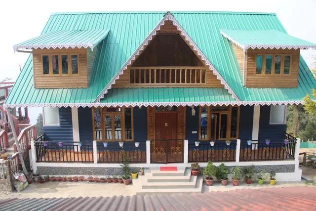 Lamahatta Golden Pine Homestay(Talay Ghar)