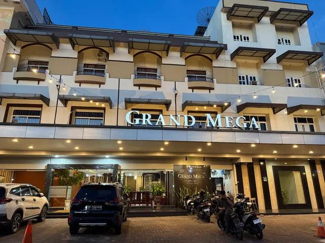 GRAND MEGA HOTEL, MEGALAND