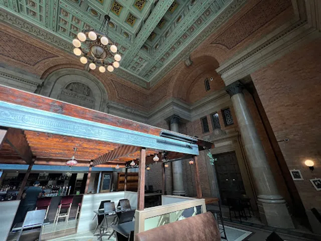 Platform 8 - Restaurant & Bar