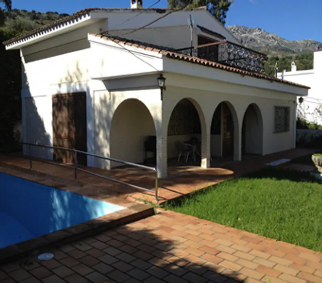 Casa Del Rio, Casas Rurales en La Serranía de Ronda Los Chopos del Real Tesoro, y La Albaida.