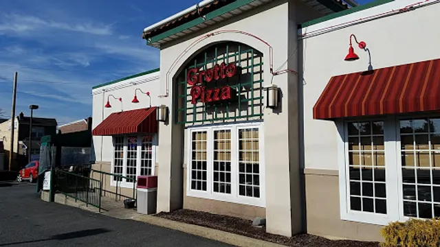 Grotto Pizza