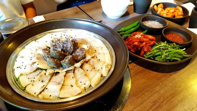 담소사골순대수원인계점