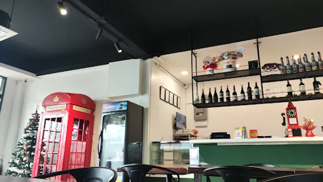 London Cafe & Bistro