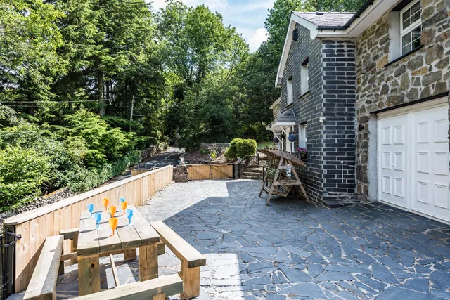 Penrhiw/ Hilltop Cottage