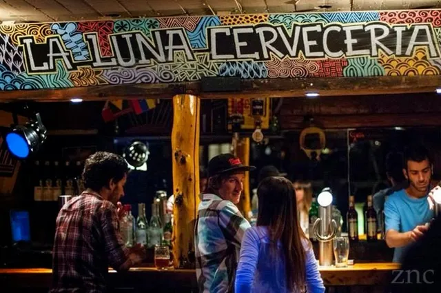 Luna Bar