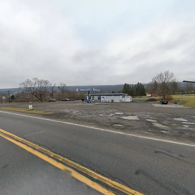 Mom's Centerville One Stop