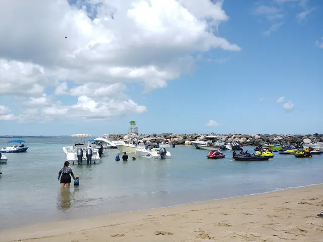 Rompeolas Beach Parking