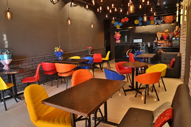 CRAVES - Chinese Restaurant & Ice Cream Parlour